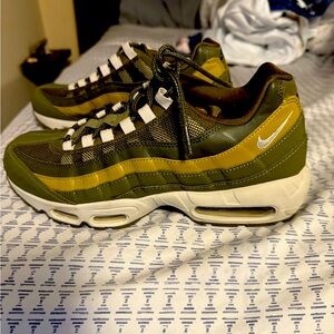 Rare air max 95 olive size 9.5